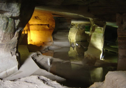 Huashan Mountain Mysterious Grottos