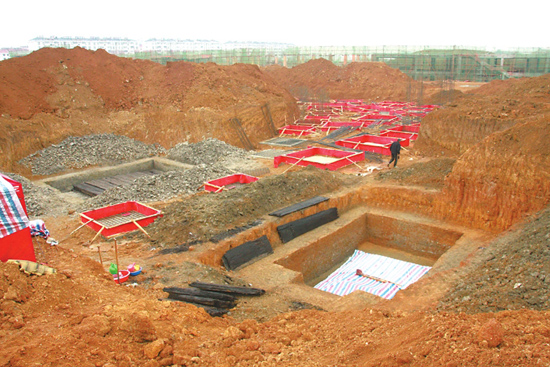 Two ancient tombs found in Lu'an