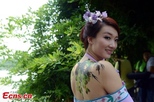 Body painting show highlights Grape Cultural Festival