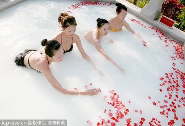 Hot spring festival kicks off