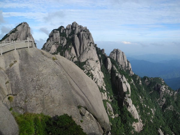 Spectacular scenery of Huangshan Mountain