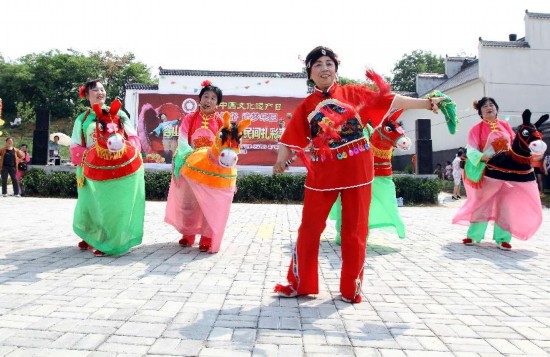 Intangible cultural heritages performance in Hanshan County