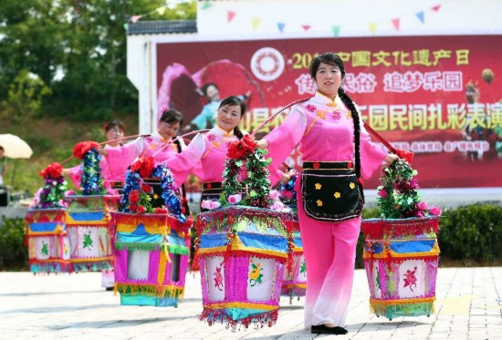 Intangible cultural heritages performance in Hanshan County